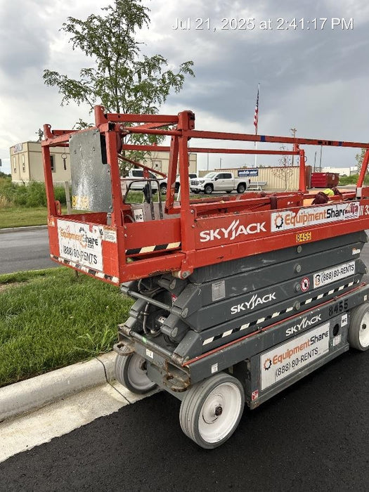 2018 Skyjack SJIII-3226 Skyjack SJIII3226 Scissor Lift w/Trojan Batteries