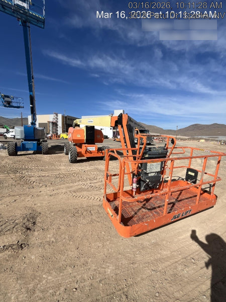 2020 JLG 800AJ