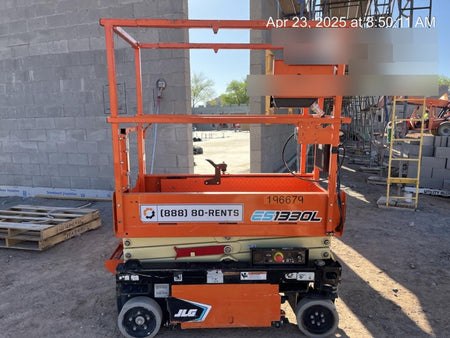 2021 JLG ES1330L