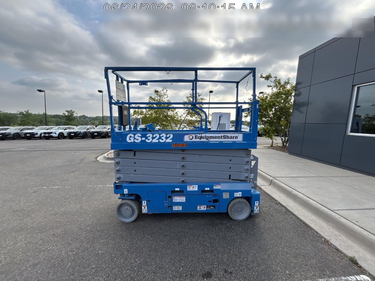 2021 GENIE GS-3232