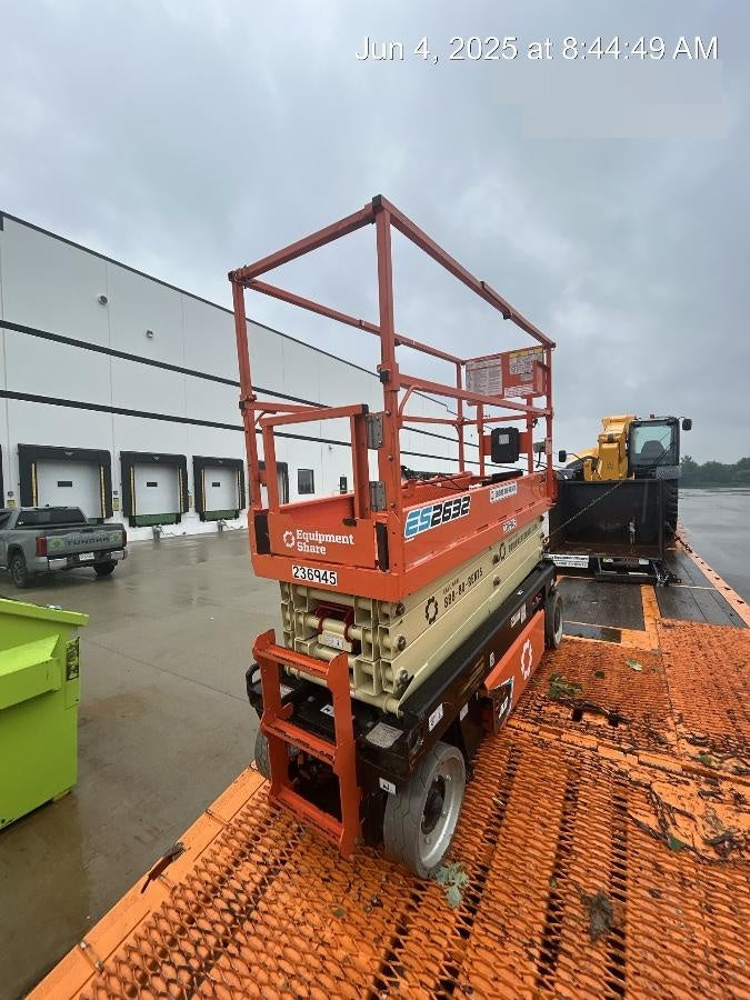 2022 JLG ES2632
