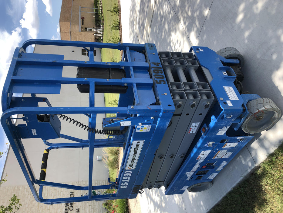 2019 Genie GS-1930 Fixed Rails with Chain Entry