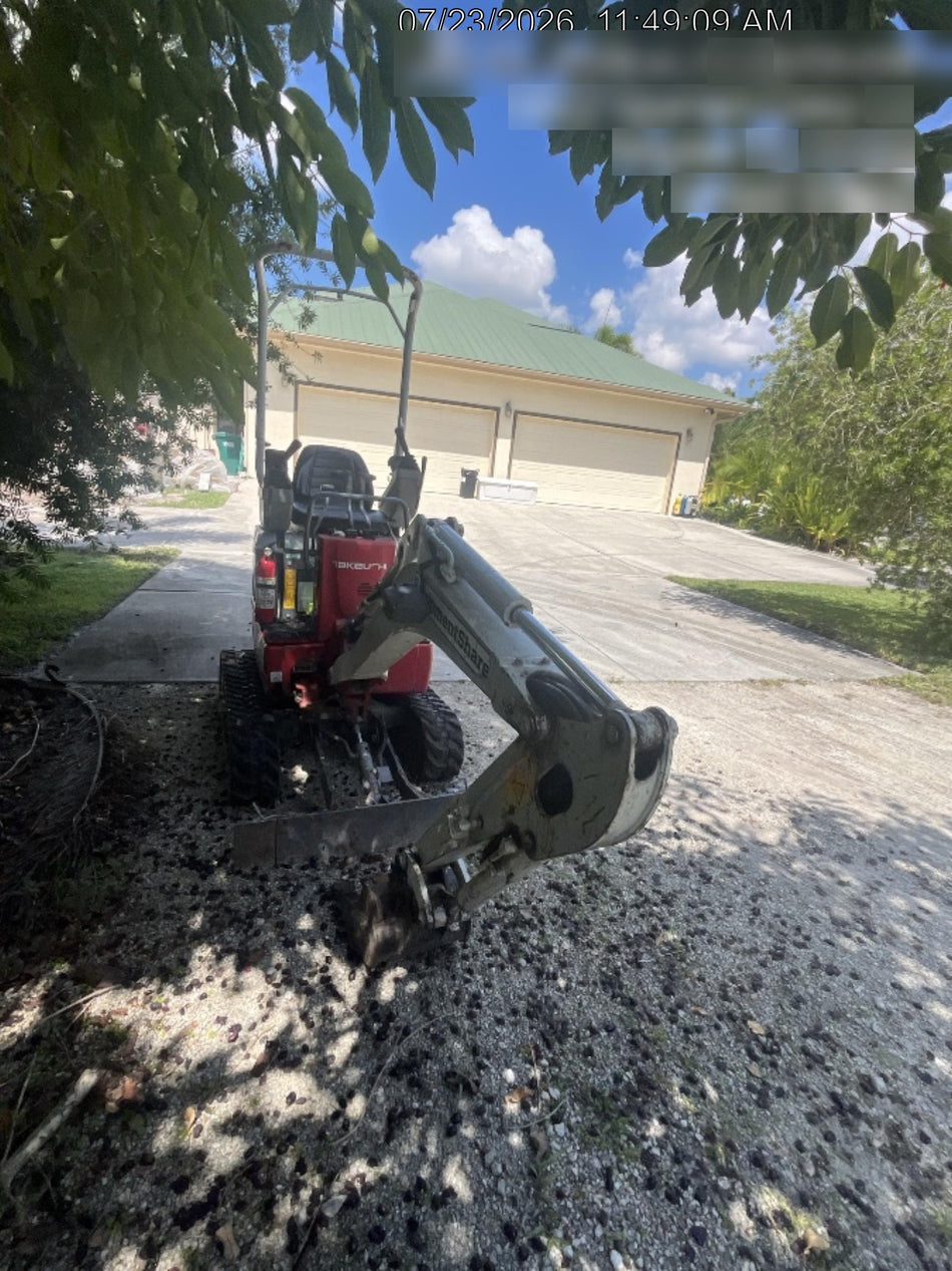 2022 TAKEUCHI TB210R