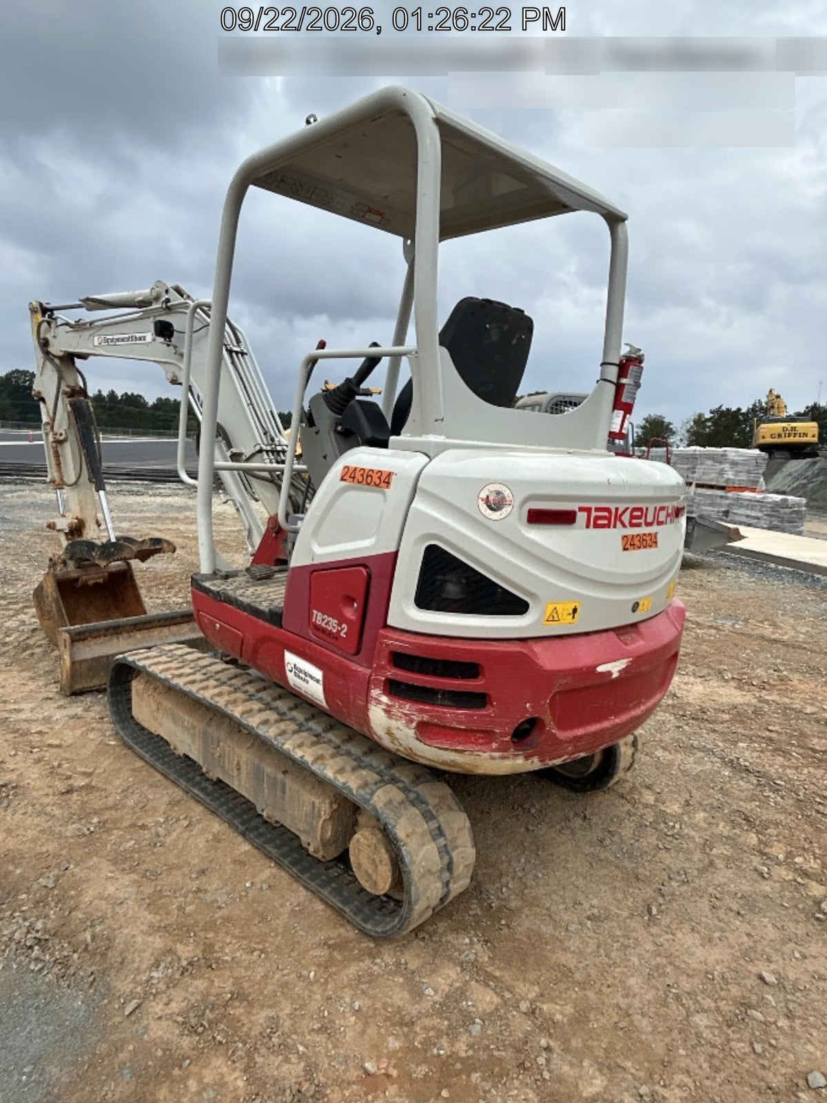 2022 TAKEUCHI TB235-2R