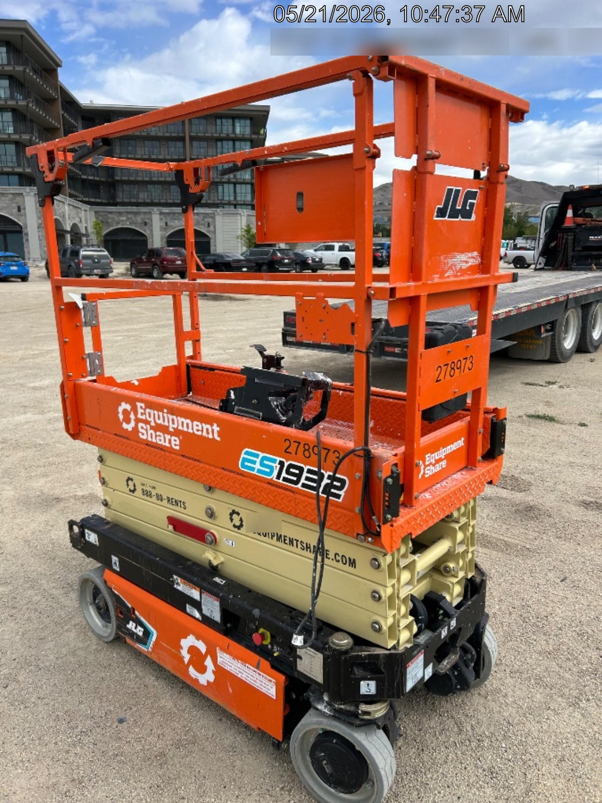 2022 JLG ES1932
