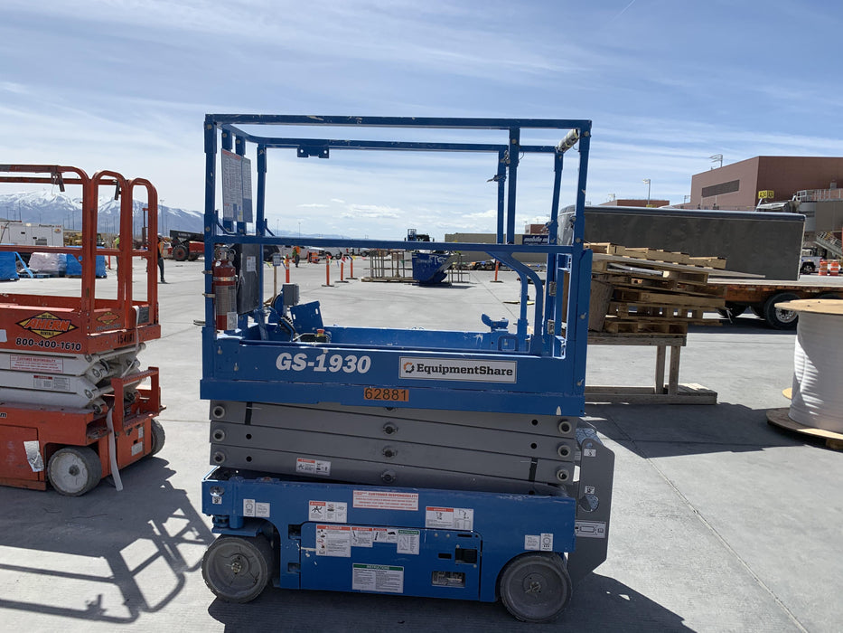 2020 Genie GS-1930 Solid Non Marking Tires, Beacon, Folding rails with half height swing gate