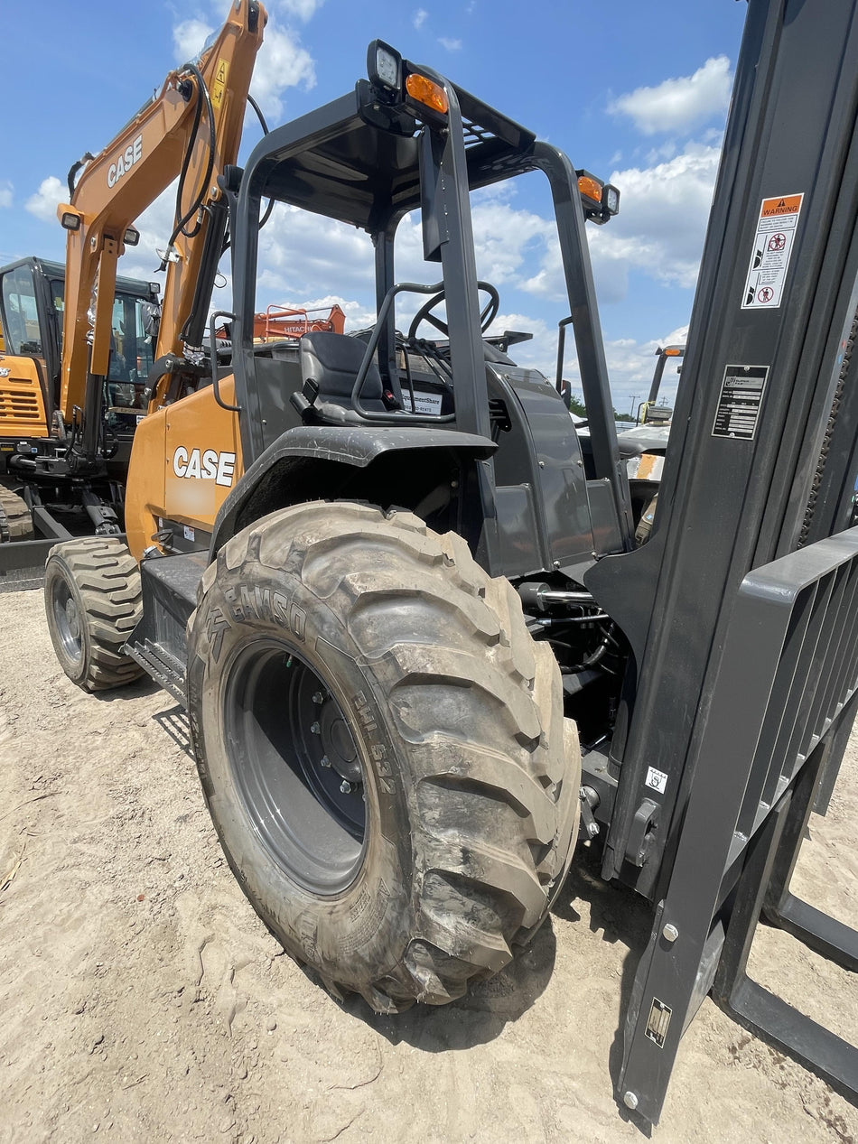 2023 CASE 588H