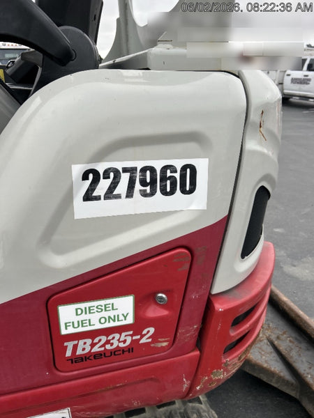 2022 TAKEUCHI TB235-2R