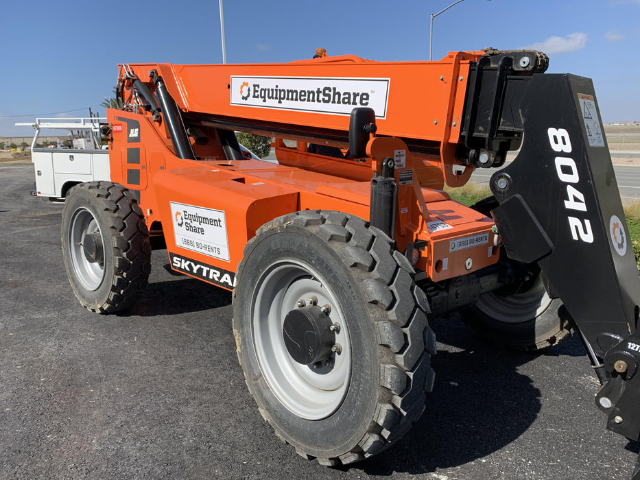 2020 Skytrak 8042 74 Hp, FF Tires, Work Lights, Beacon, Aux Hydraulics, Back up Alarm, Lifting Eye, ES Decals