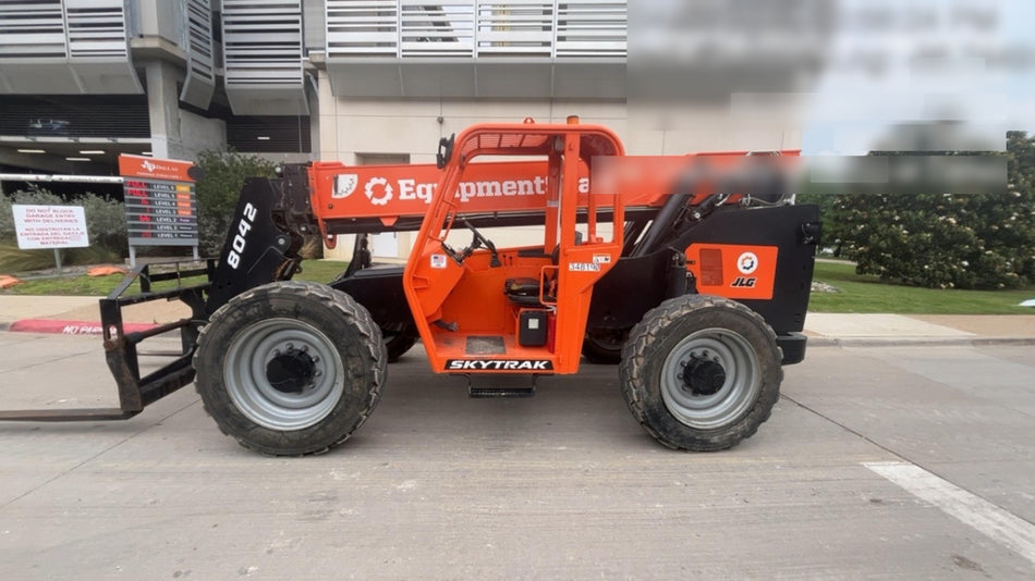 2023 SKYTRAK 8042