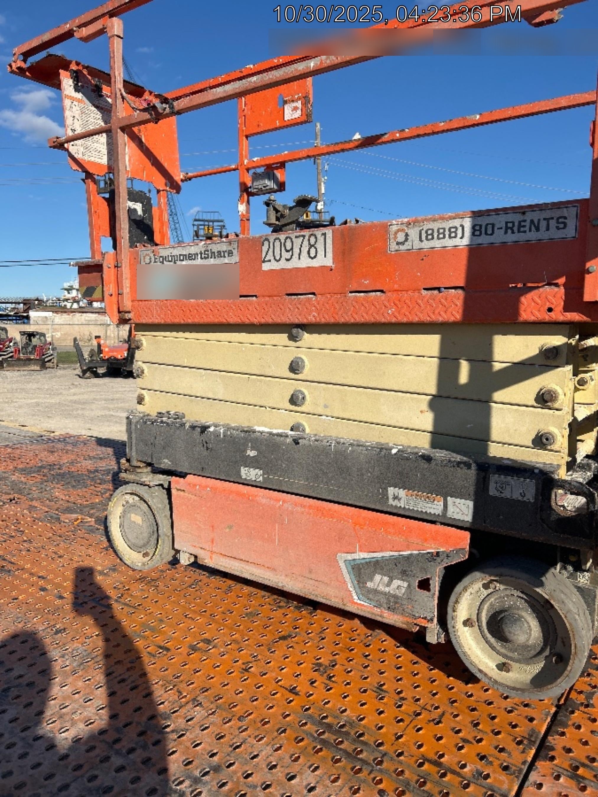 2022 JLG ES1932