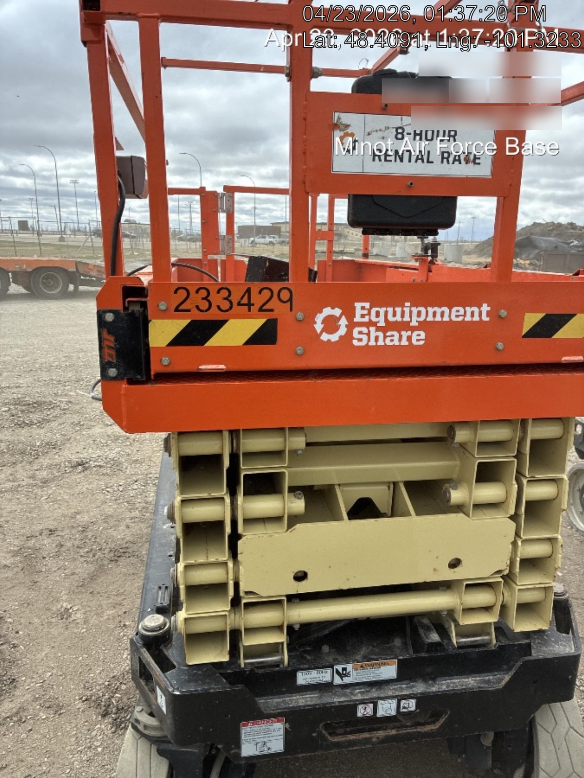 2022 JLG ES3246
