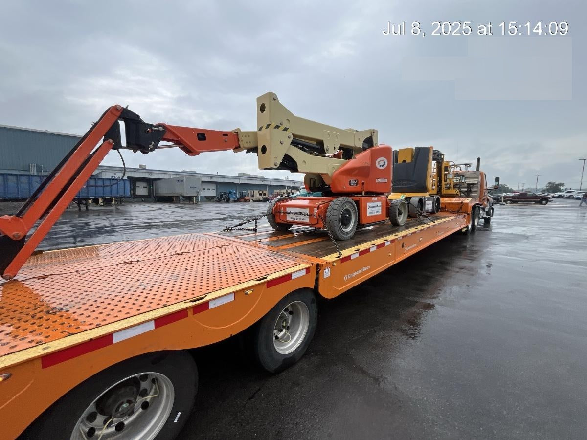 2021 JLG E400AJP Narrow