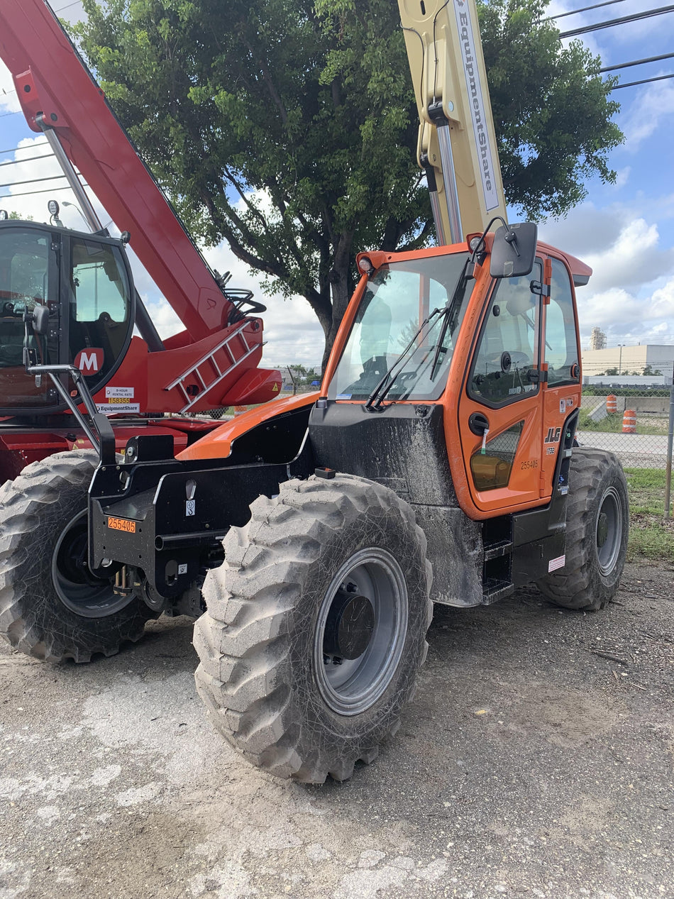 2022 JLG 1732