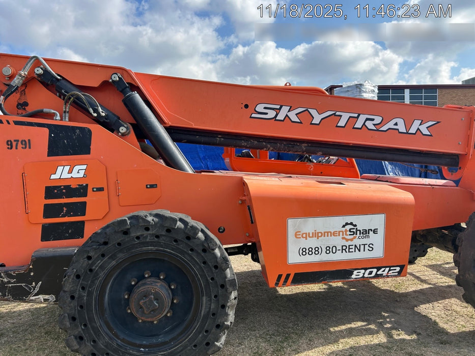2018 Skytrak 8042 JLG Skytrak 8042, Solid Tires (shipping-Boss), Open ROPS, Beacon and Work Light Package