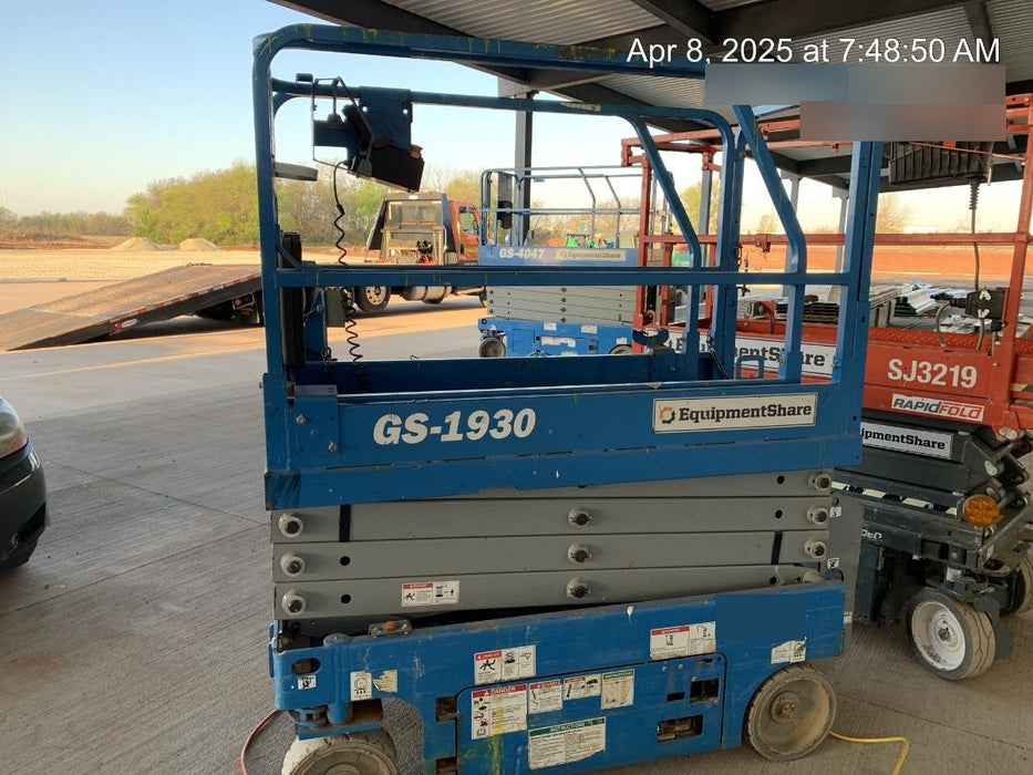 2019 Genie GS-1930 Fixed rails with chain Entry