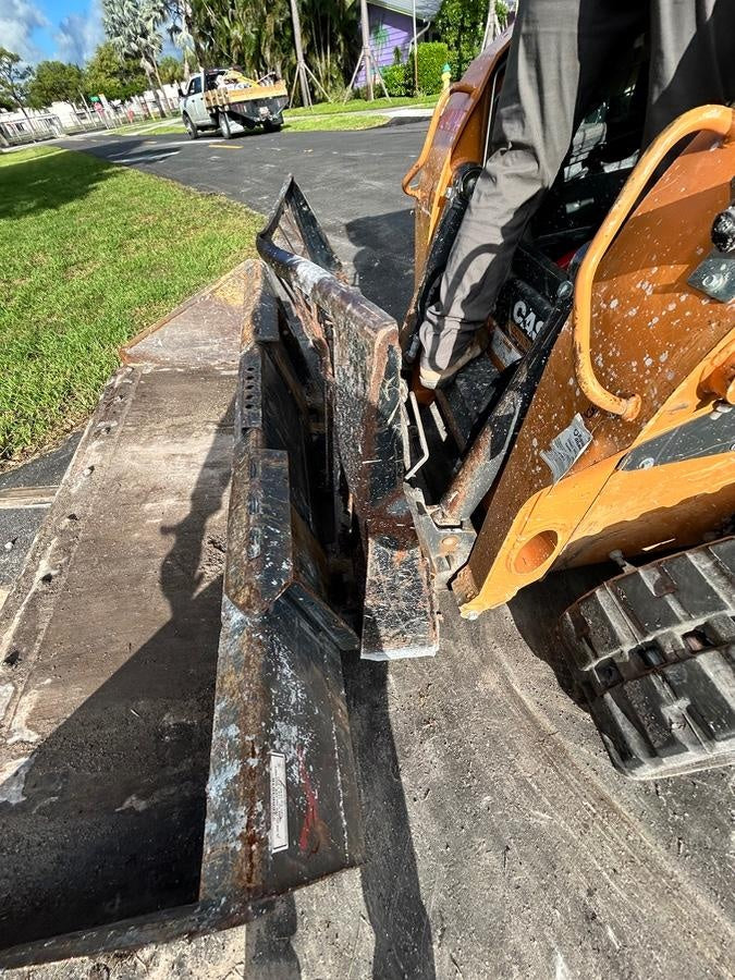 2017 FLECO 24" Pallet Forks - Fleco