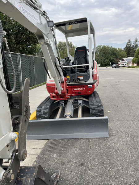 2024 TAKEUCHI TB235-2R