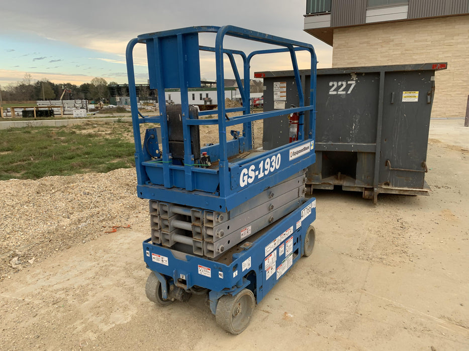 2019 Genie GS-1930 Fixed Rails with Chain Entry