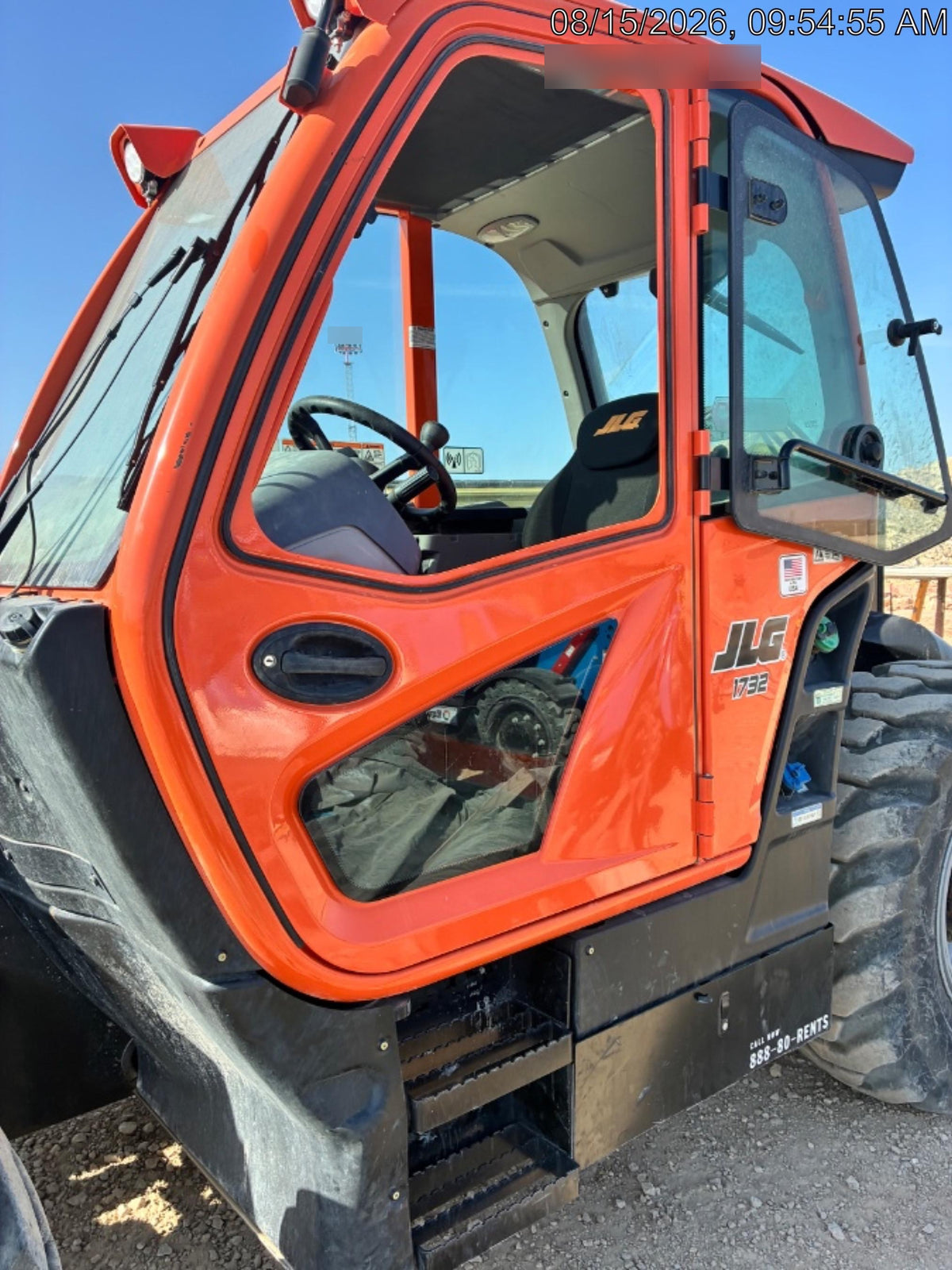 2025 JLG 1732