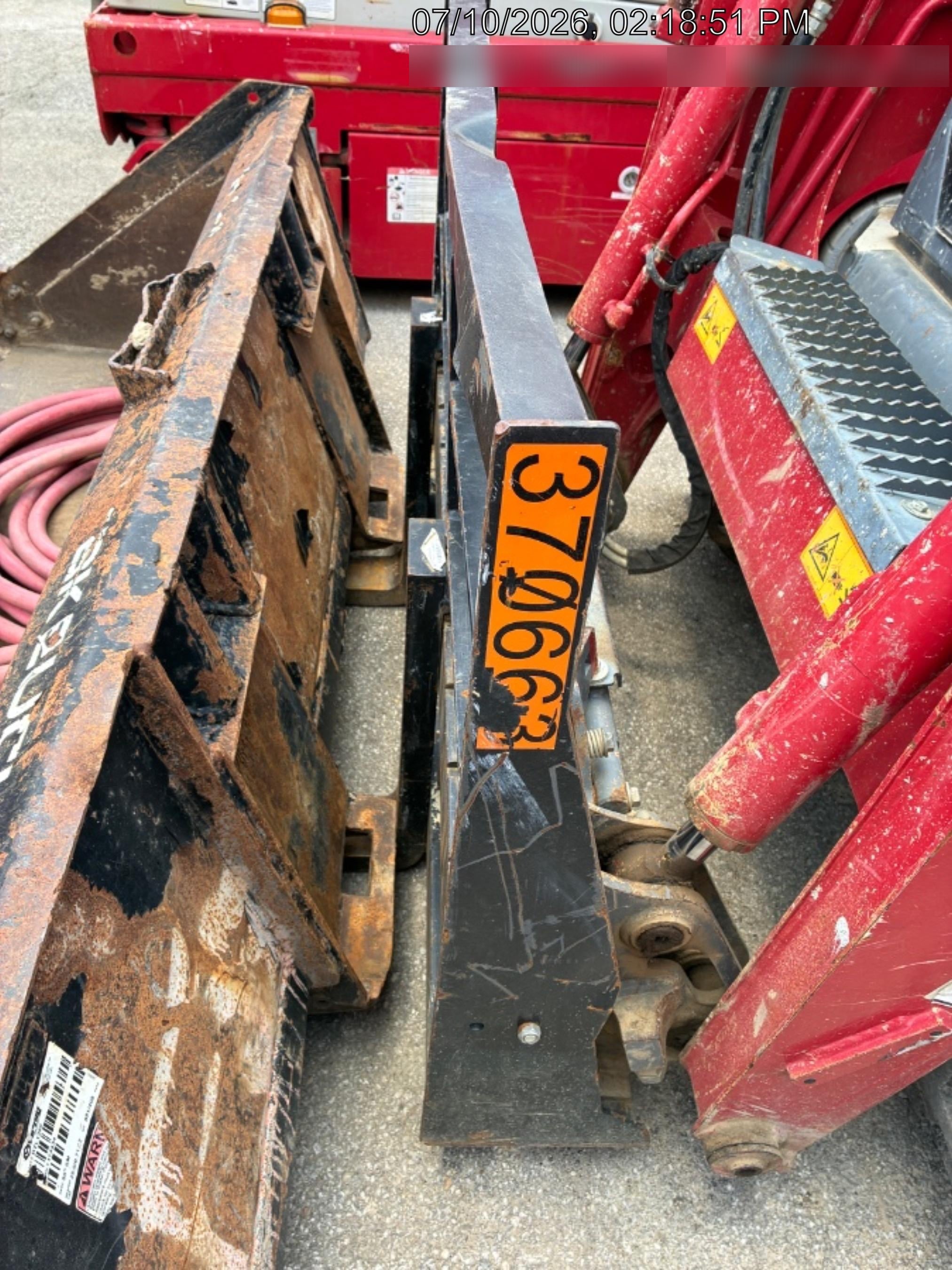 2023 ARROW MATERIAL HANDLING 48" Pallet Forks - Arrow