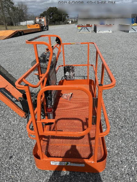 2019 JLG 660SJ