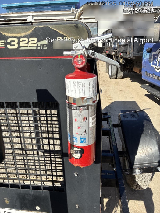 2019 Lincoln Electric Vantage 322 Welder Ready-Pak 3, Two wheel trailer, Fender and Light kit, Cable Rack