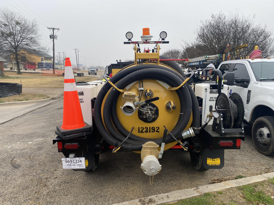 2021 Vac-Tron LP573XDT 500 Gallon Debris Tank w/ Hydraulic Tilt, two (2) 100 Gallon Water Tanks, Low Profile Torsion Axles (12,000 GVWR)