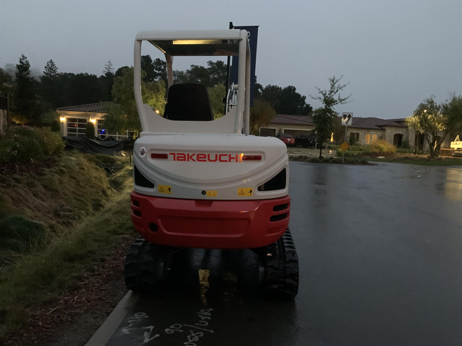 2021 TAKEUCHI TB235-2R