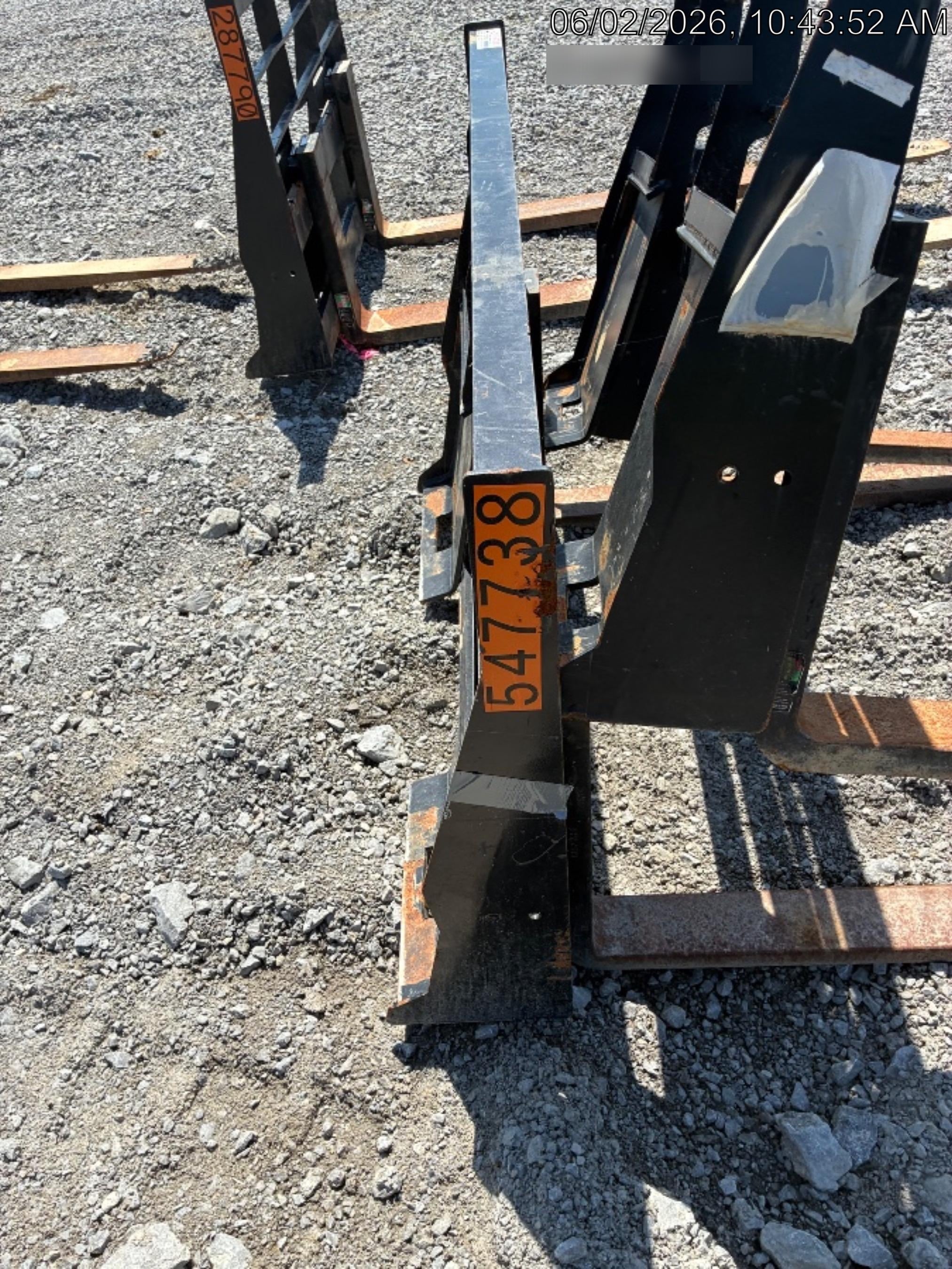 2024 ARROW MATERIAL HANDLING 72" Pallet Forks - Arrow