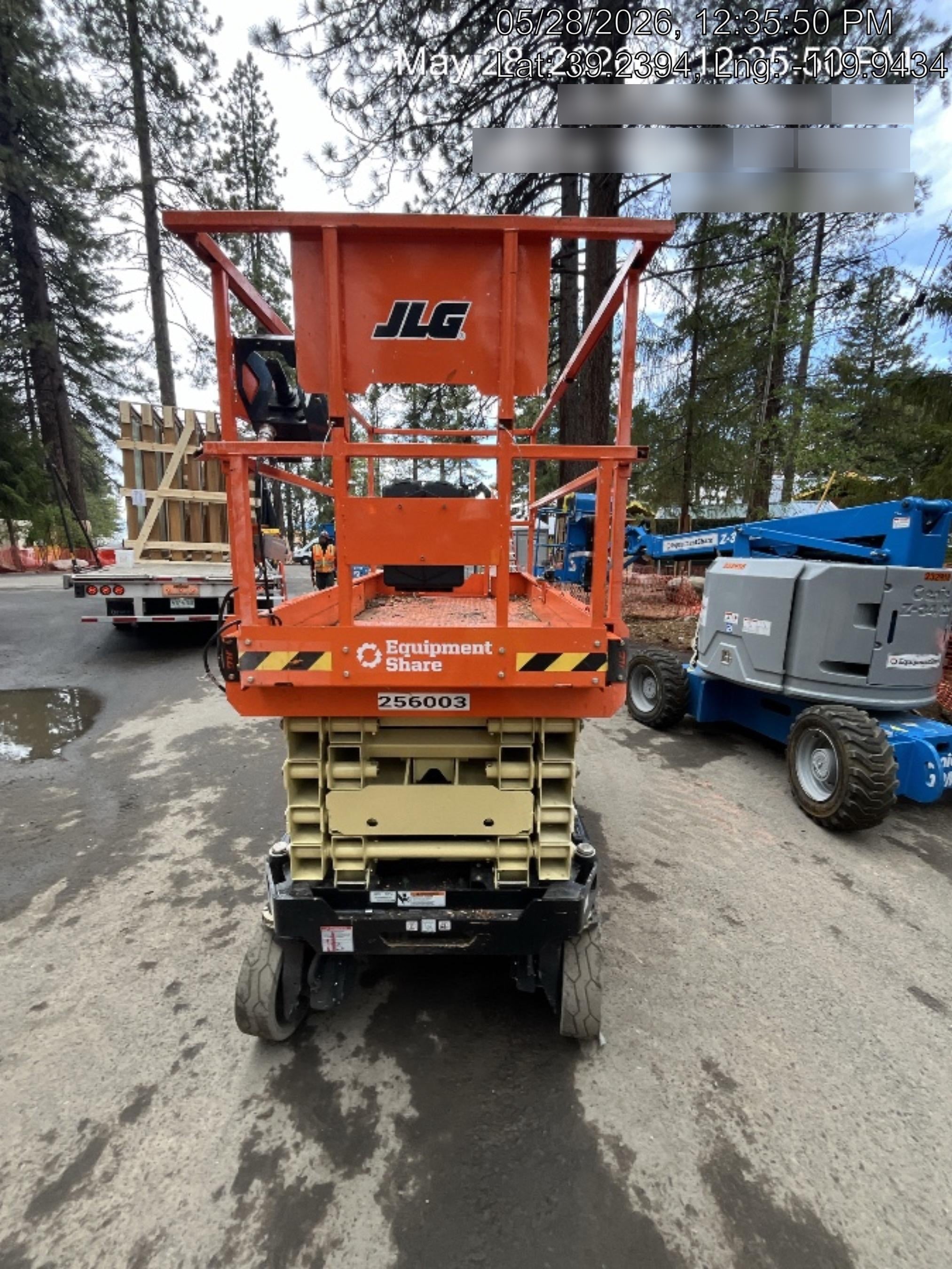 2022 JLG ES3246