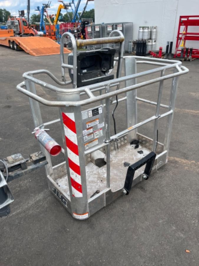 2021 JLG X600AJ