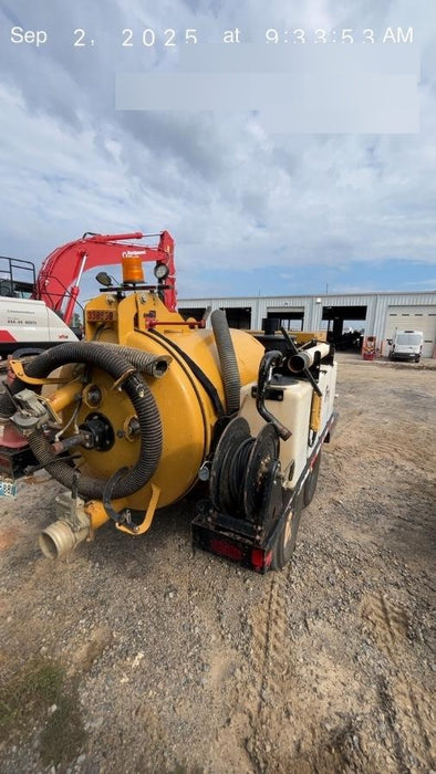 2023 VAC-TRON LP573XDT