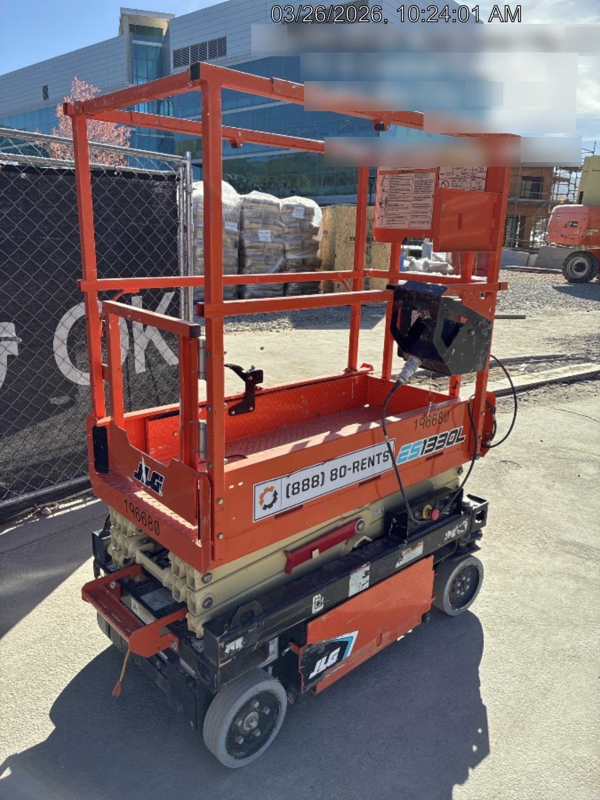 2021 JLG ES1330L