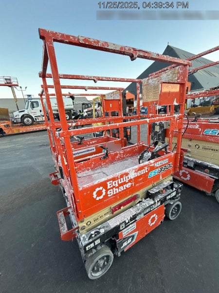 2022 JLG ES1330L