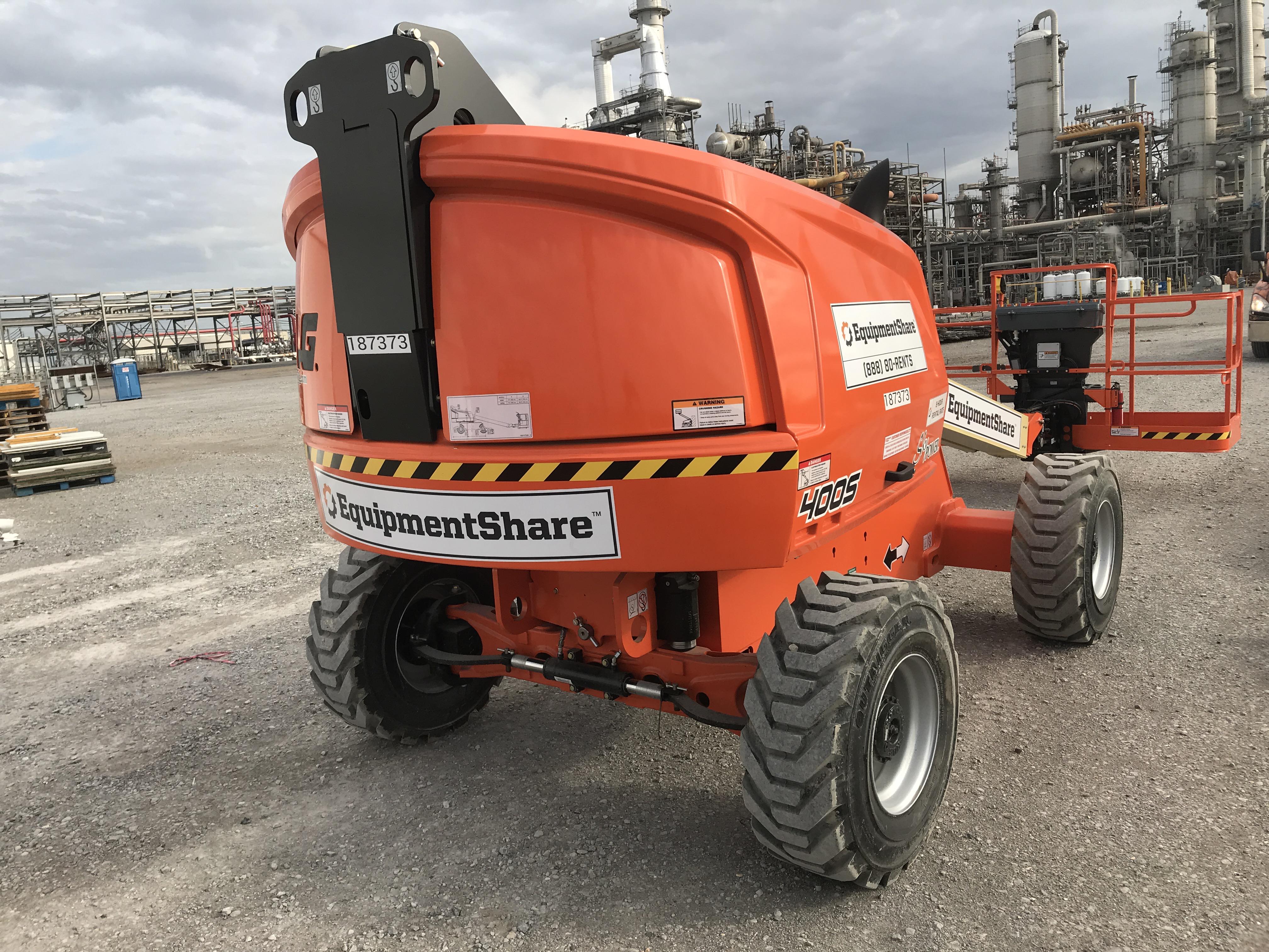2021 JLG 400S