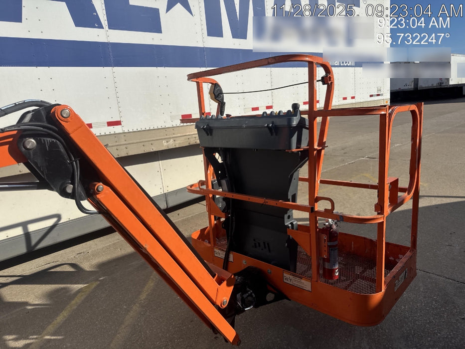 2019 JLG E450AJ
