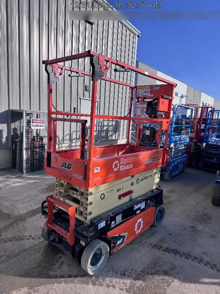 2022 JLG ES1932