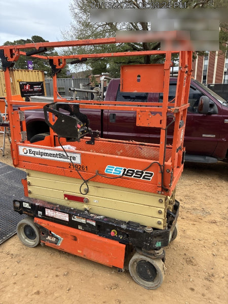 2022 JLG ES1932