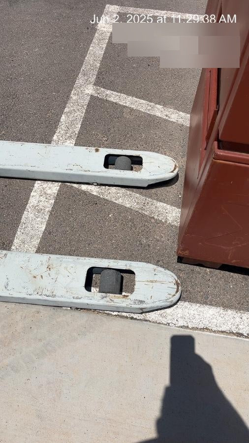 2022 STRONGWAY 4400 lb Pallet Jack