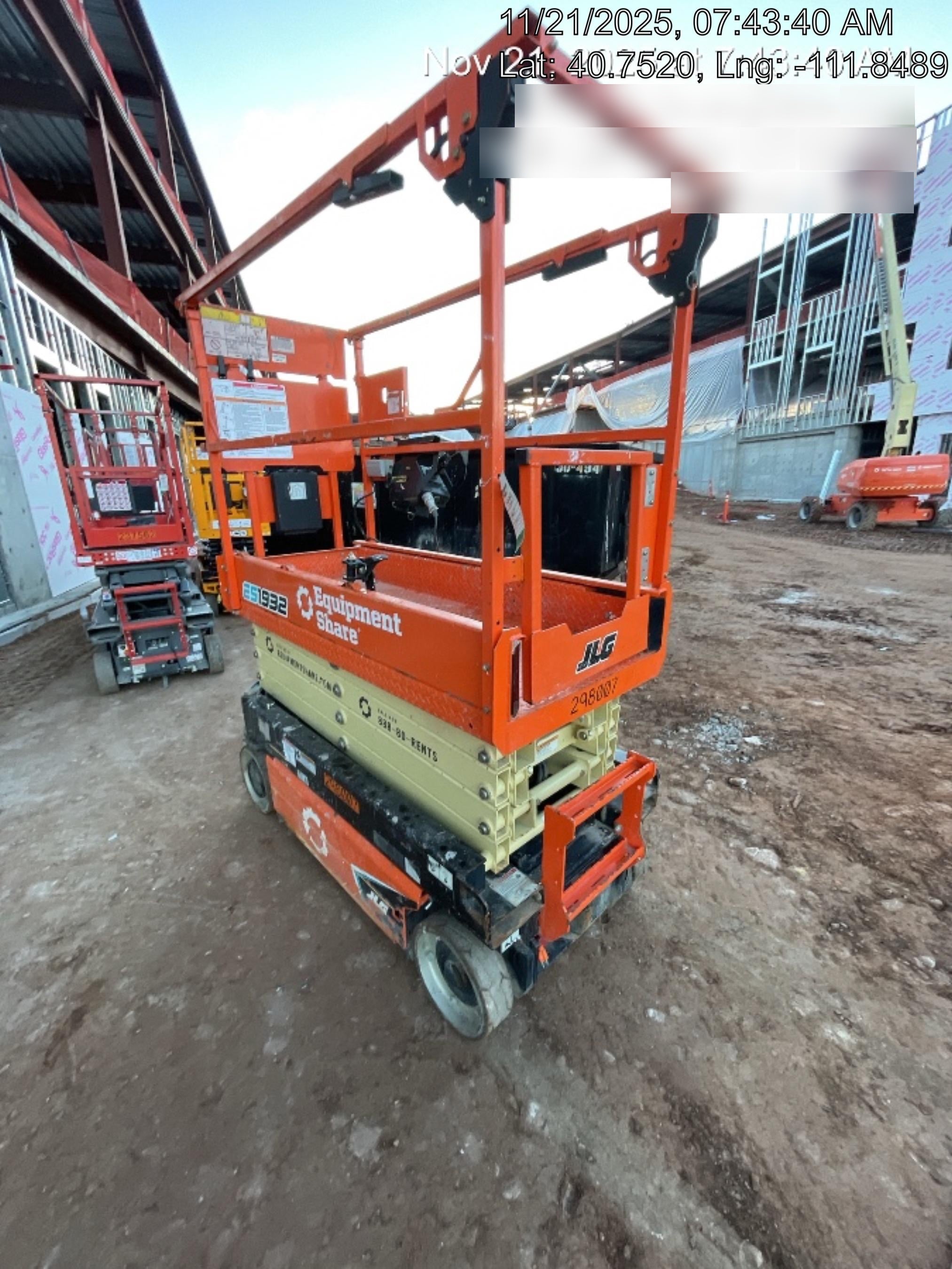 2023 JLG ES1932