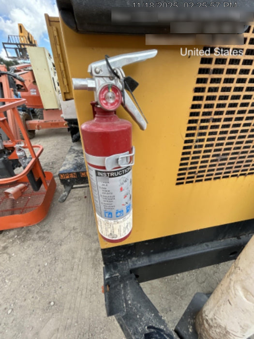 2022 Vac-Tron LP573XDT T4 Koehler Diesel Engine, 500 Gallon Debris Tank, x2 100 Gallon Water Tanks