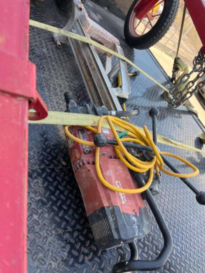 2022 HILTI DD250E