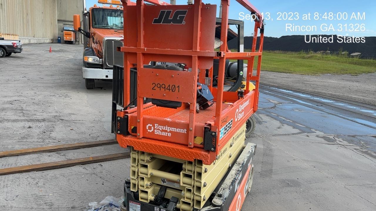 2023 JLG ES1932