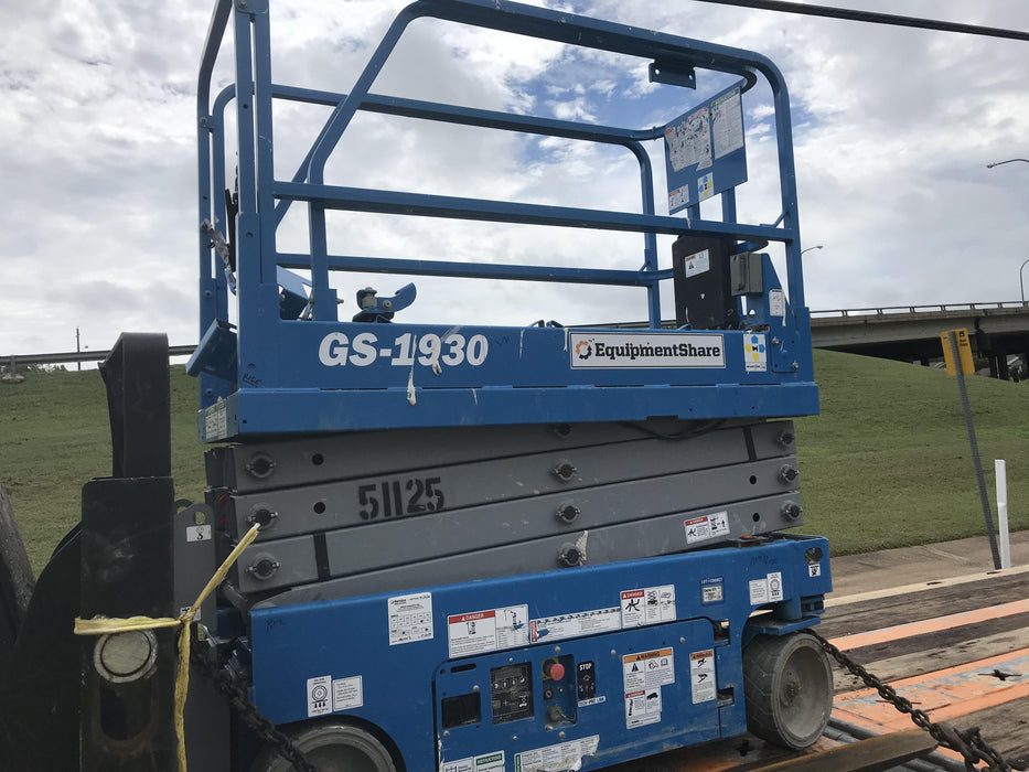 2019 Genie GS-1930 Fixed Rails with Chain Entry