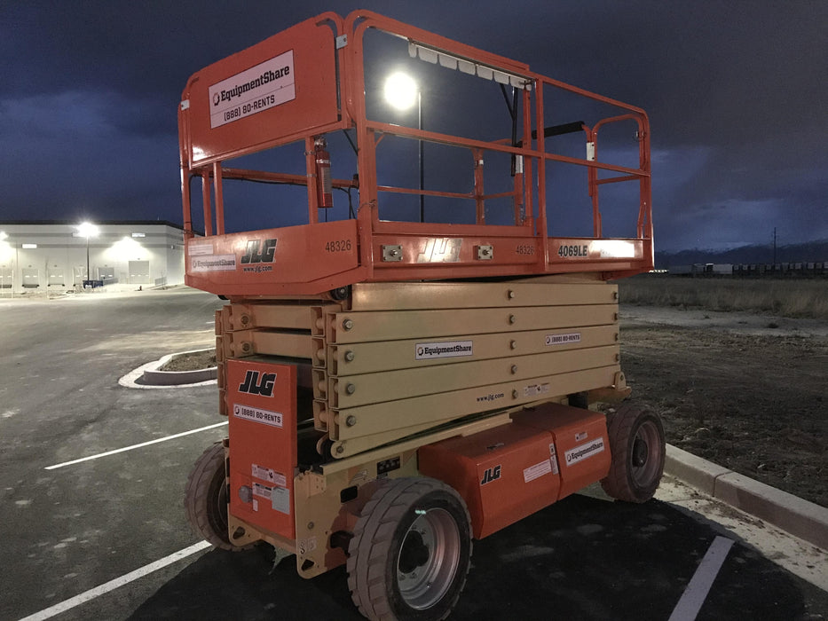 2019 JLG 4069LE Solid Non Marking Tires, Rotating Beacon