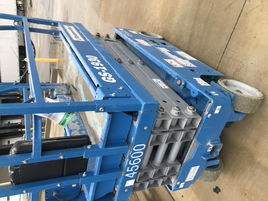 2019 Genie GS-1930 Fixed rails with chain Entry