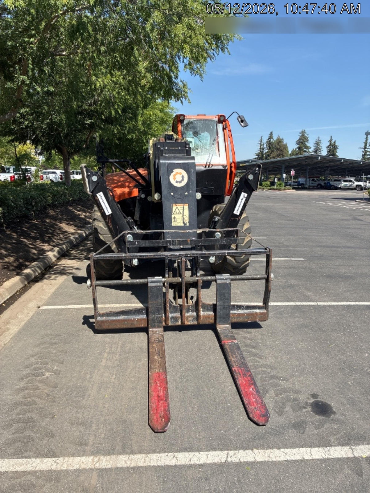 2021 JLG 1075