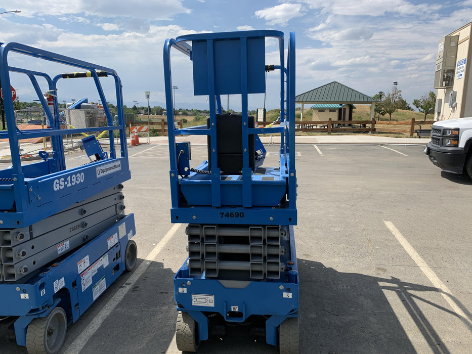 2020 Genie GS-1930 Fixed rails with chain entry gate - Pre A92.20