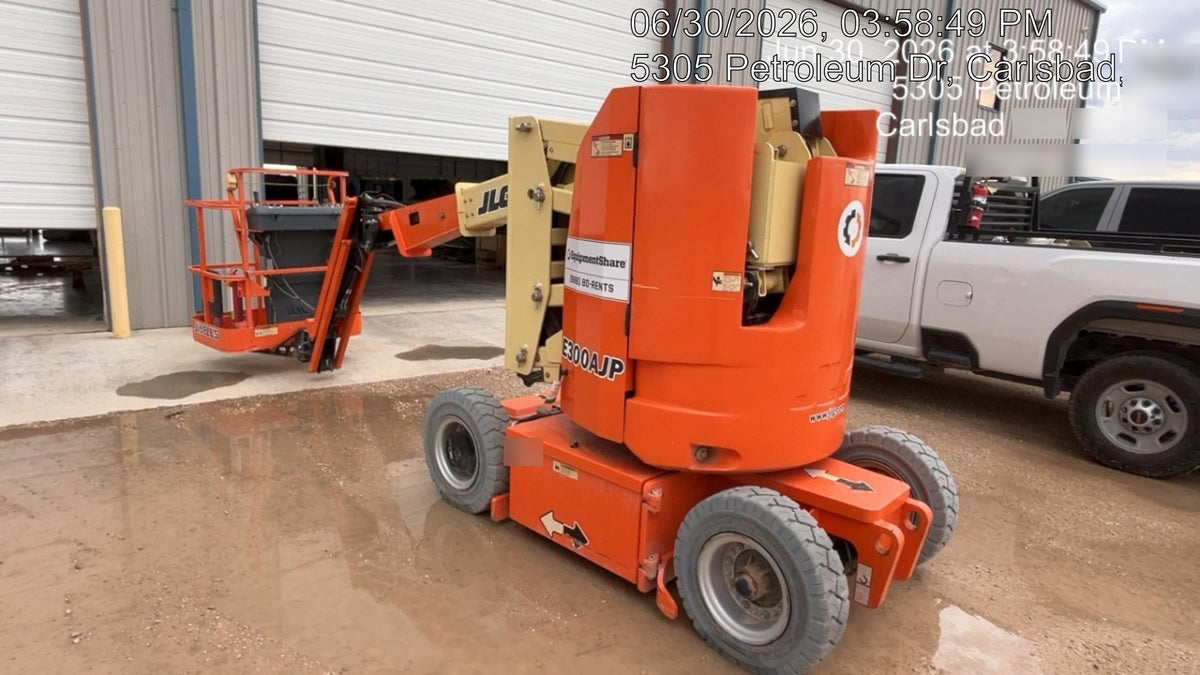 2020 JLG E300AJP